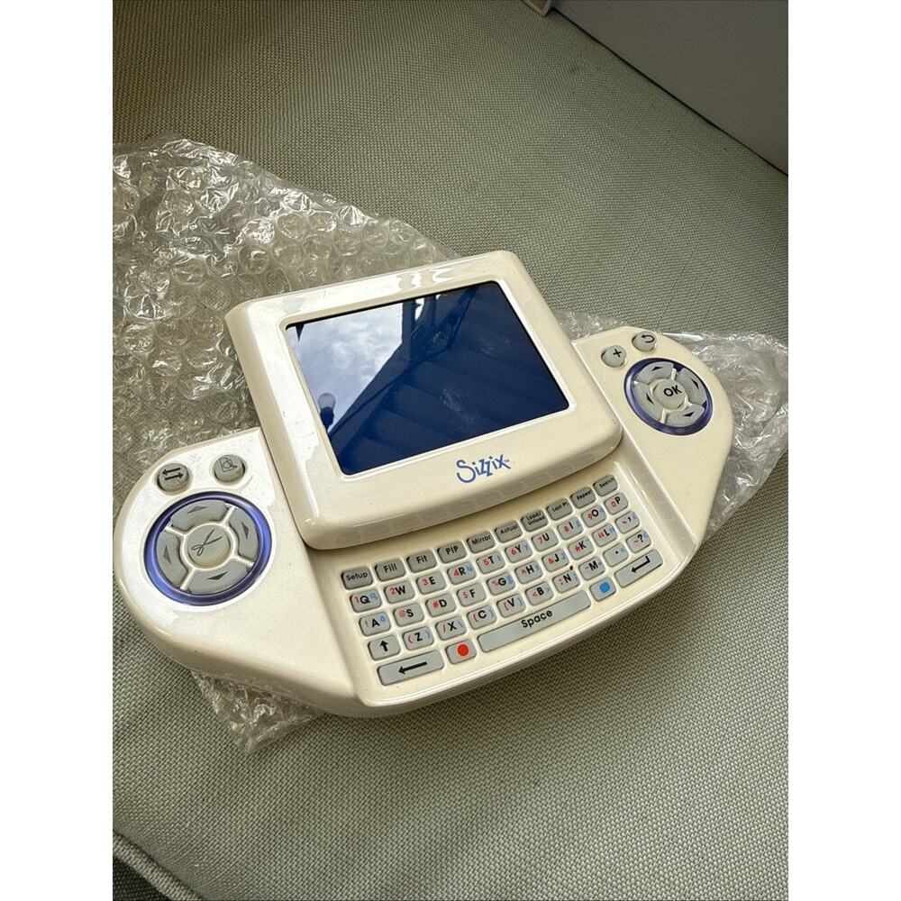 Sizzix EC-R1200 Eclips Electronic Cutting Machine Remote Control Navigation